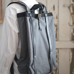 ●超輕量400g ●男女皆宜的Heather grey x black leather 2WAY backpack Nylon 第2張的照片