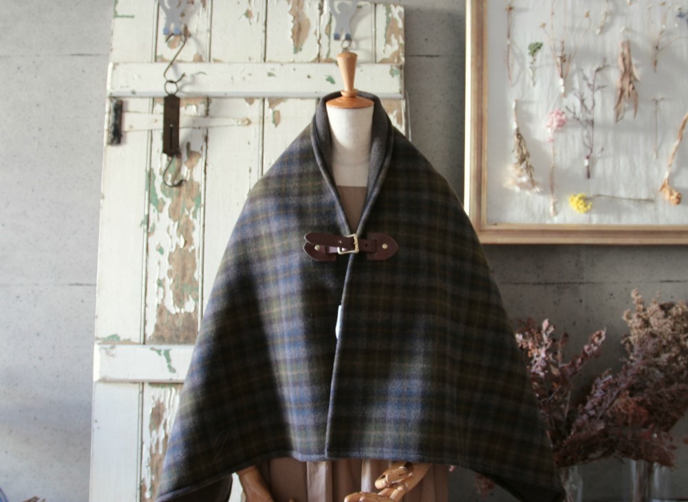 マディソンブルー　ポンチョ　ツィード　ウール　ブラウン新品未使用