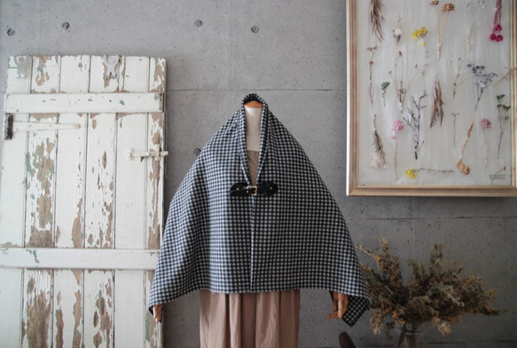 Gingham Check ■ Monotone ■ Wool Poncho x Black Leather Alpaca Bl 第6張的照片