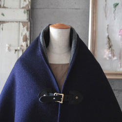 美品☆Zhor&Nema ネイビー 大粒ビジュー付きポンチョ ビーズ 高級感 〇二重織りポンチョ〇 ネイビーxグレー BKレザー 牛ヌメ革 コート RAG