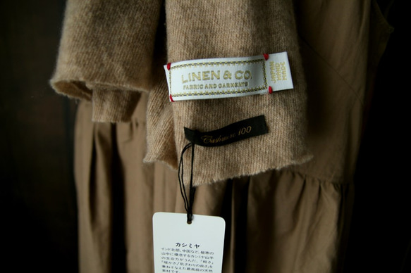 100% 純羊絨 奶茶色 ◎ 可水洗 垂墜針織，手感極佳^ 第3張的照片