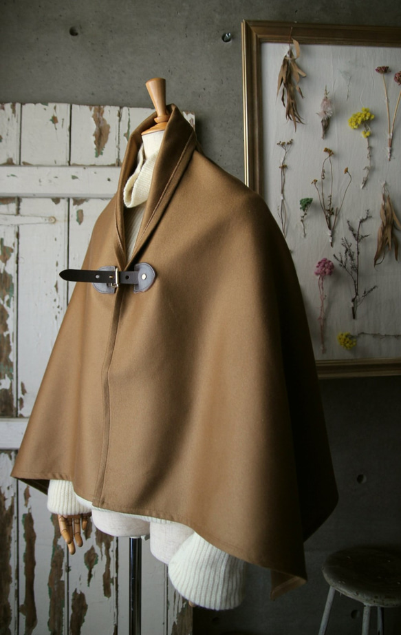 ●100%羊絨●金棕色最高級雨披魅力加工質感◎ 第3張的照片