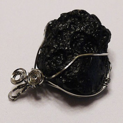 Tibetan Tektite (チベット　テクタイト）ペンダントトップ 4枚目の画像