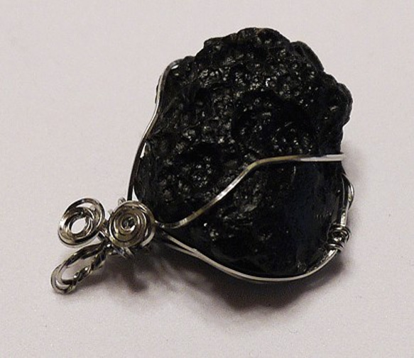 Tibetan Tektite (チベット　テクタイト）ペンダントトップ 4枚目の画像