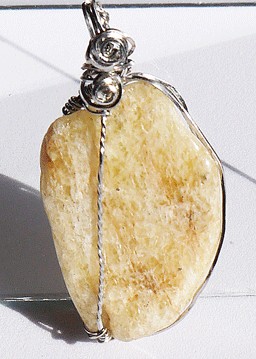 Agni Gold Danburite (ダンビュライト）ペンダントトップ