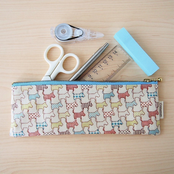 ＊防水コットン ペンケース 歯ブラシケース ペタンコ ファスナーポーチ＊ホワイトレースフラワー グレイッシュグリーン 5枚目の画像