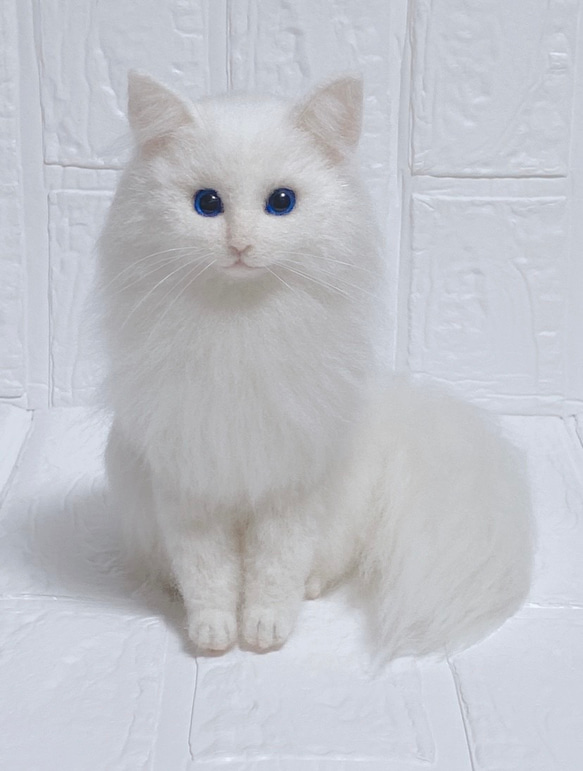 羊毛フェルト猫  白猫  長毛白猫   猫  リアル猫 1枚目の画像