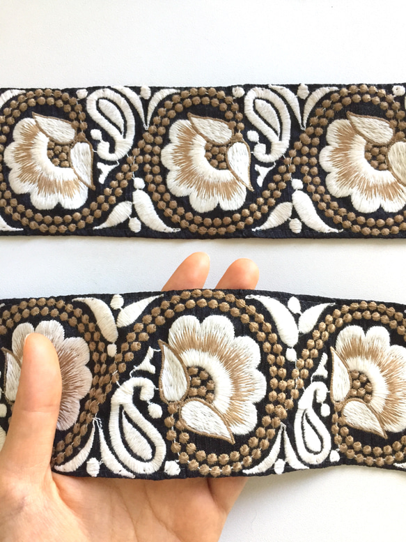【50cm】インド刺繍リボン　ブラック フラワー 3枚目の画像