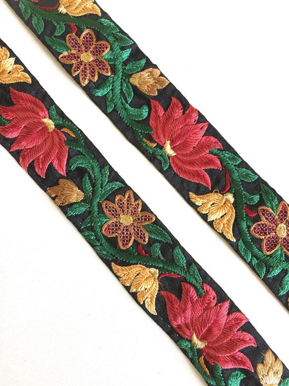 インド刺繍リボン ブラック 蓮 3枚目の画像
