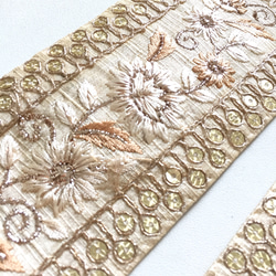 【0.5ヤード/45cm】インド刺繍リボン オフホワイト　シルク　フラワー 3枚目の画像