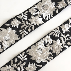 インド刺繍リボン　シルク　ブラックxホワイト 1枚目の画像