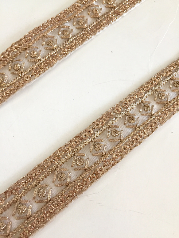 【50cm】インド刺繍リボン ホワイトxゴールド　オーガンジー 3枚目の画像