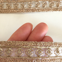【50cm】インド刺繍リボン ホワイトxゴールド　オーガンジー 4枚目の画像