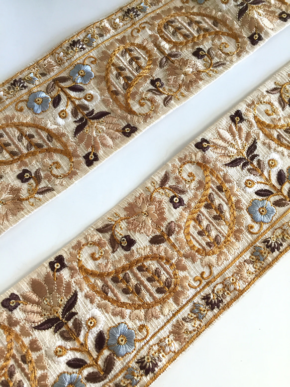 【50cm】インド刺繍リボン ペイズリーベージュ　シルク 2枚目の画像