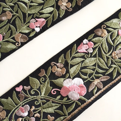 【50cm】インド刺繍リボン　ブラック　リーフフラワー 1枚目の画像