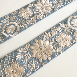 【50cm】インド刺繍リボン ライトブルー　シルク 2枚目の画像