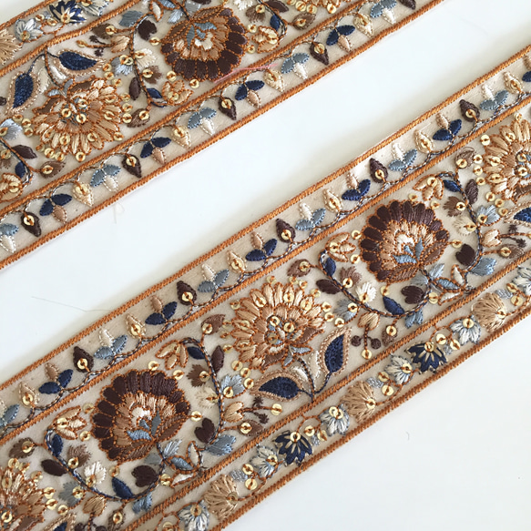 【50cm】インド刺繍リボン ライトベージュxブラウン 1枚目の画像