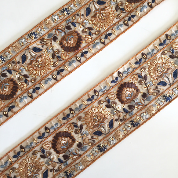 【50cm】インド刺繍リボン ライトベージュxブラウン 2枚目の画像