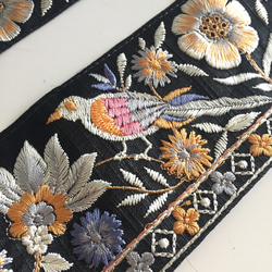 【50cm】インド刺繍リボン　ブラックxブルー　バード　シルク 2枚目の画像