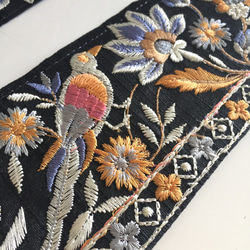 【50cm】インド刺繍リボン　ブラックxブルー　バード　シルク 3枚目の画像