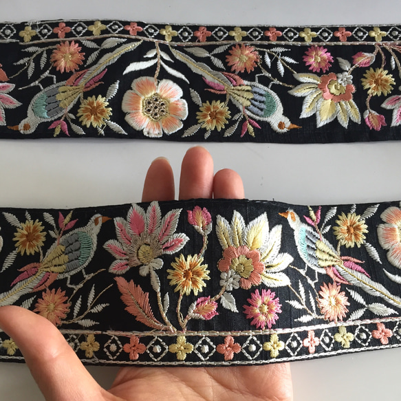 【50cm】インド刺繍リボン　ブラックxピンク　バード　シルク 4枚目の画像
