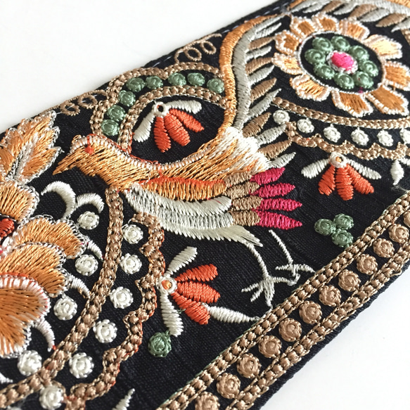 【50cm】インド刺繍リボン ブラックxオレンジ　バード　シルク 4枚目の画像