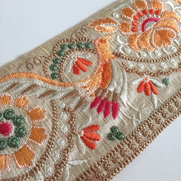 【50cm】インド刺繍リボン アイボリーxオレンジ　バード　シルク 3枚目の画像