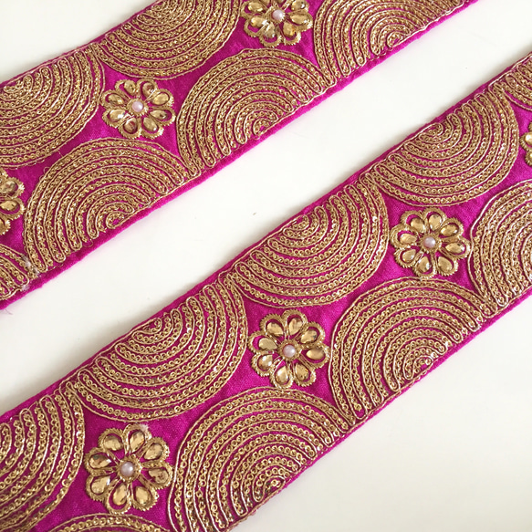 【SALE/50cm】インド刺繍リボン シルク　パープルxゴールド 1枚目の画像