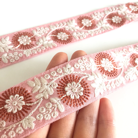 【50cm】インド刺繍リボン　ピンク　シルク　SS97 3枚目の画像