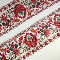 【50cm】インド刺繍リボン アイボリーxレッド　フラワー　シルク　SS157 5枚目の画像