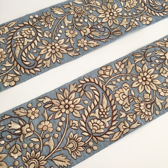 【50cm】インド刺繍リボン ライトブルーxベージュ　シルク　GS166 1枚目の画像