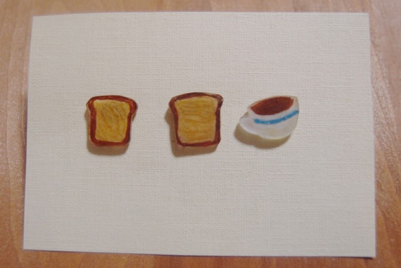 食パンとコーヒーのピアス 1枚目の画像