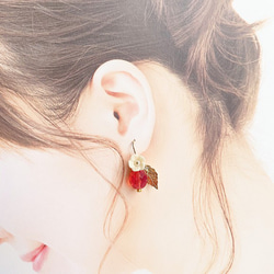 草莓吊式耳環/耳環 第4張的照片