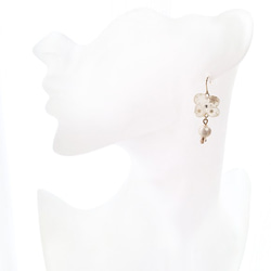 雪花結晶繡球花造型耳針/夾式耳環 第2張的照片