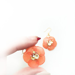 橙色天藍繡球花造型珠寶耳針 第3張的照片