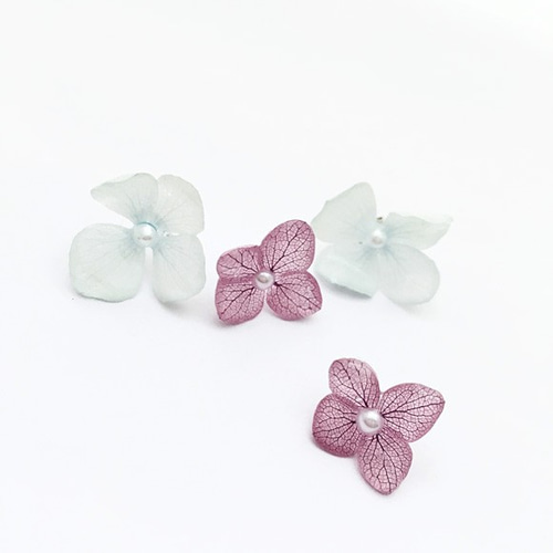 紫陽花一輪ピアス/イヤリング 白藍 ピアス（スタッド・一粒） cronico 