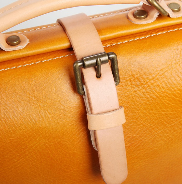 本革 ショルダーメッセンジャーバッグ 手作りのクラシックレザー 牛革 手提げバッグ 鞄 トートバッグ 6枚目の画像