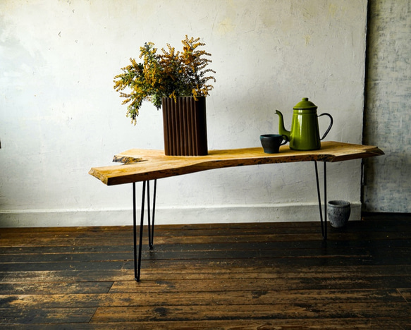 かる〜い雰囲気のY字形　欅の一枚板　ローテーブル 2枚目の画像