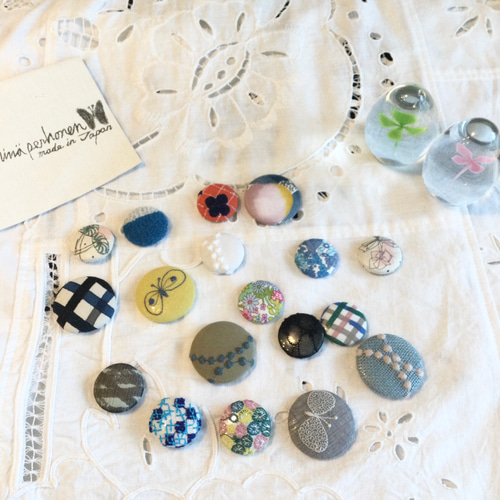 493 ミナペルホネン くるみボタン ヘアゴム ハンドメイド