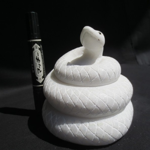 白蛇 白へび ヘビ White snake（大）天然大理石 手作り品 蛇 巳年 白蛇 白へび ヘビ White snake（大）天然大理石 手作り品 蛇 巳年 品番