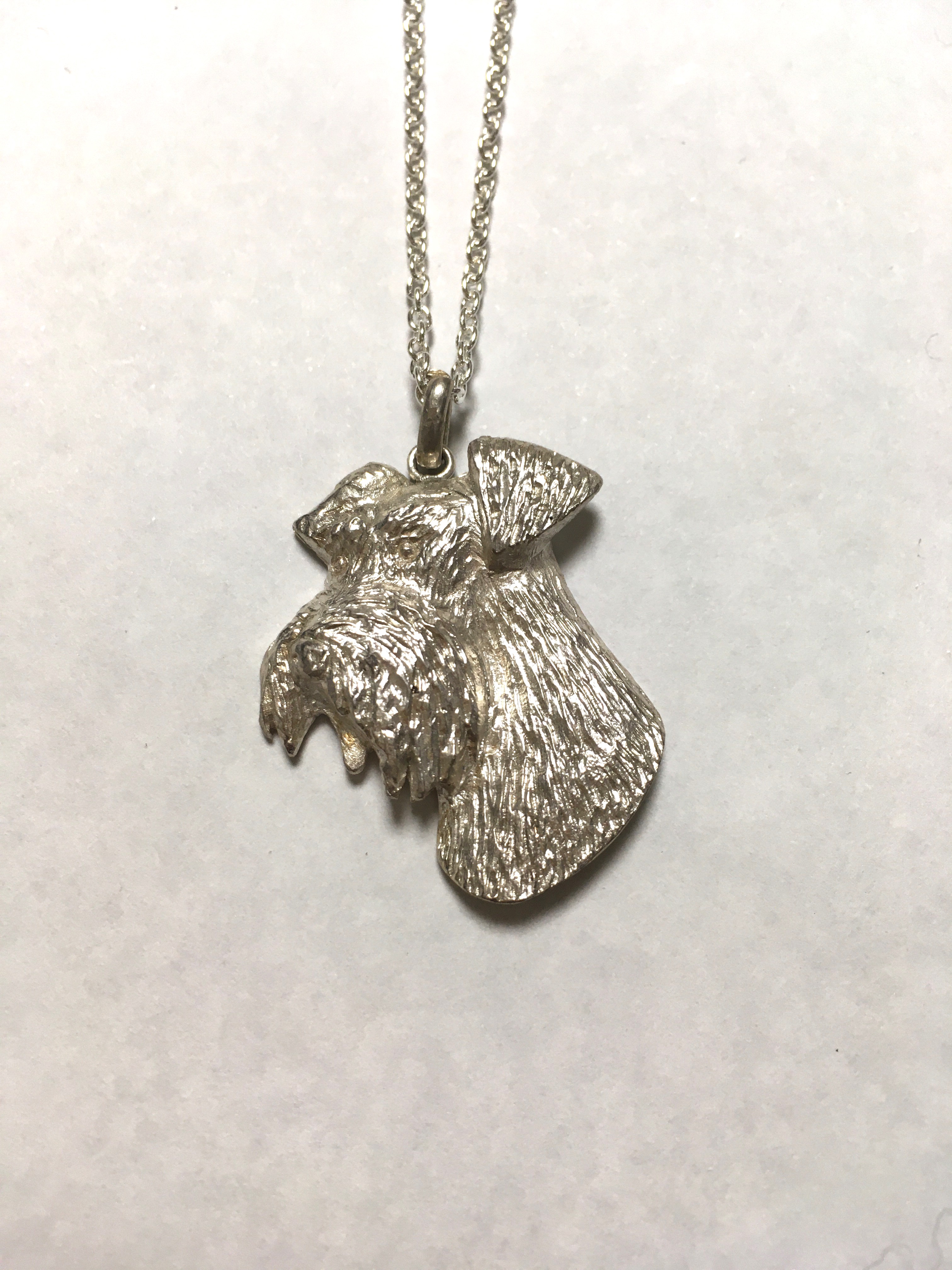 銀のテリアペンダント