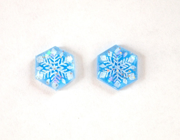 雪の結晶　ダイヤモンドダスト　イヤリング　ピアス 1枚目の画像