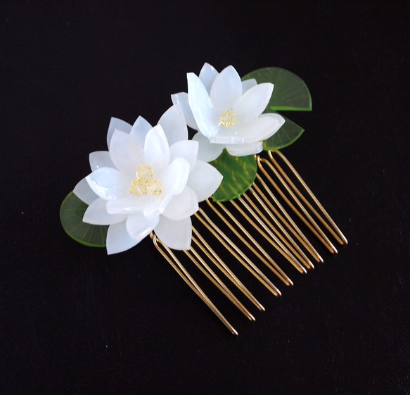 睡蓮のヘアコーム 1枚目の画像