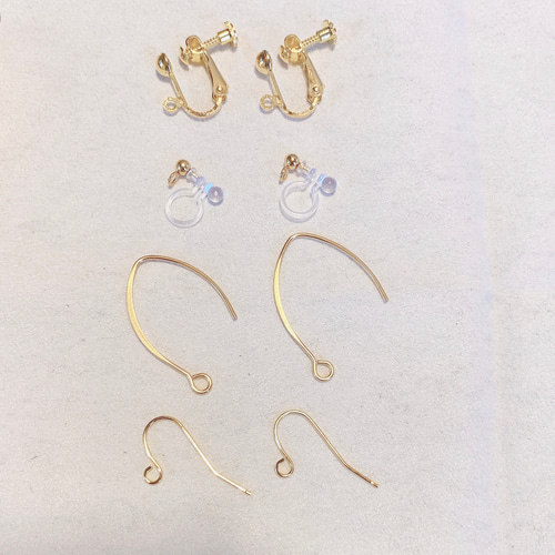 ブルーアパタイトとルチルクォーツのピアス ピアス（フック