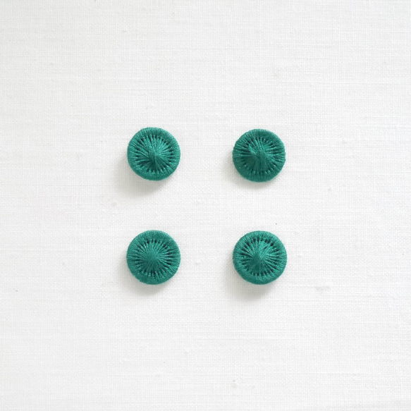 チェコの糸ボタン 12mm 4個セット 緑 1枚目の画像