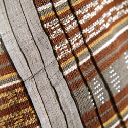 〜ラオス伝統織りを、プリーツに〜　巻きスカートプリーツ　ビーズ　綿＋絹　209C008 5枚目の画像