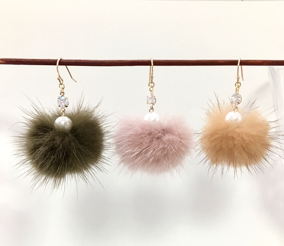 期間限定キャンペーン ふわふわミンクファーピアス／イヤリング ピアス（フック ピアス