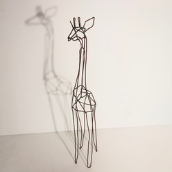 キリンの壁掛け　ワイヤーアート　針金アート　キリン大 針金細工 動くオブジェ 動物 ゾウとキリンに車を付けました