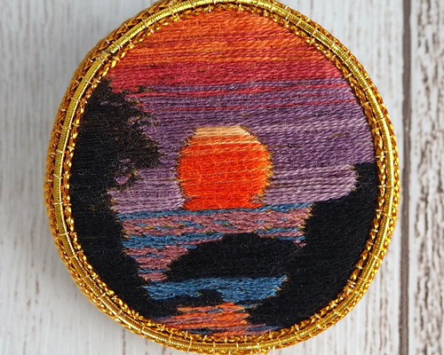 刺繍アート 『夕日』