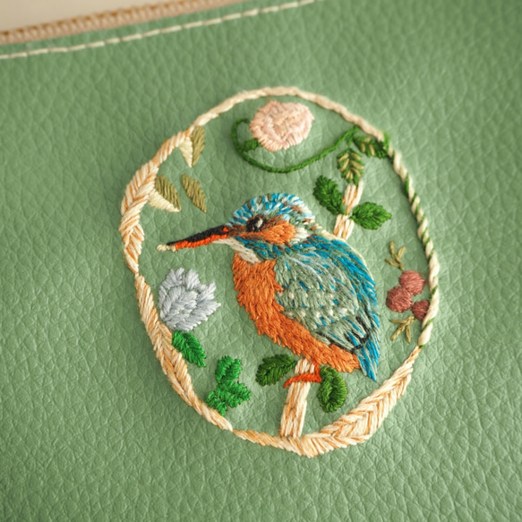 【受注製作】野鳥の刺繍財布 コンパクトL字ファスナー財布　カワセミ　カード収納多　長財布に変更可 2枚目の画像